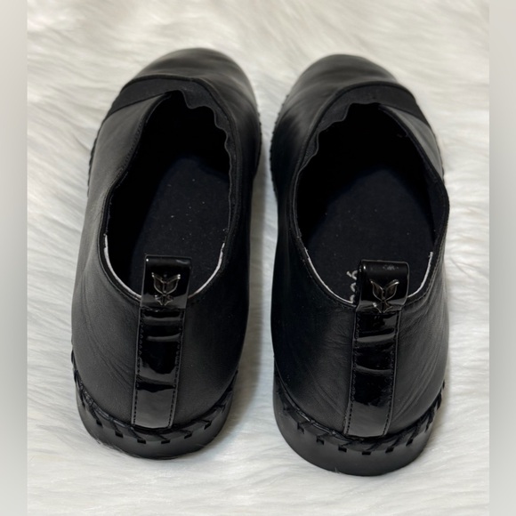 J.Renee Darvina Sleek Black Women's Loafers - Picture 5 of 8